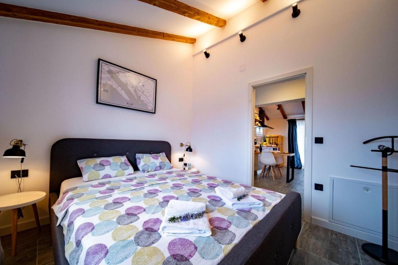 Novouredeni Apartman Marko Mundanije Exterior foto